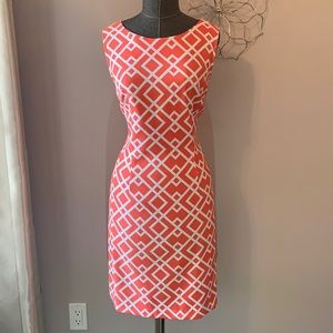 Dress with slimming lines
